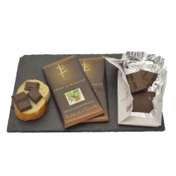 Tablette Chocolat Noir Surfin 53 % cacao  - Eclats de noisette