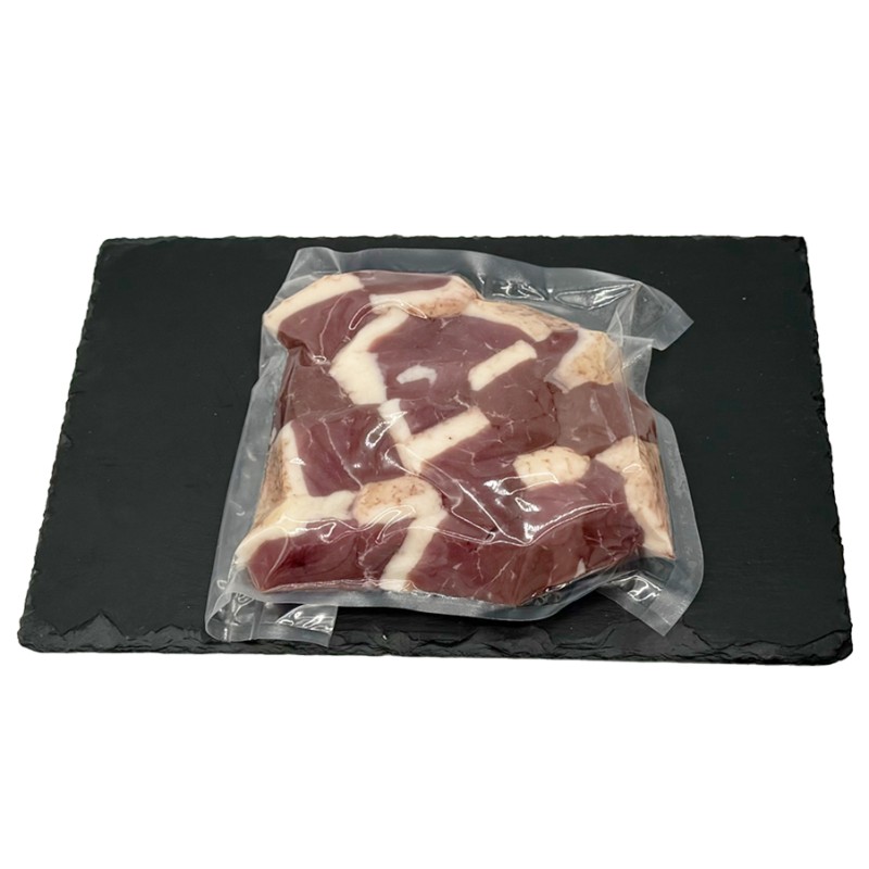 canard cubé a brochette, sous vide